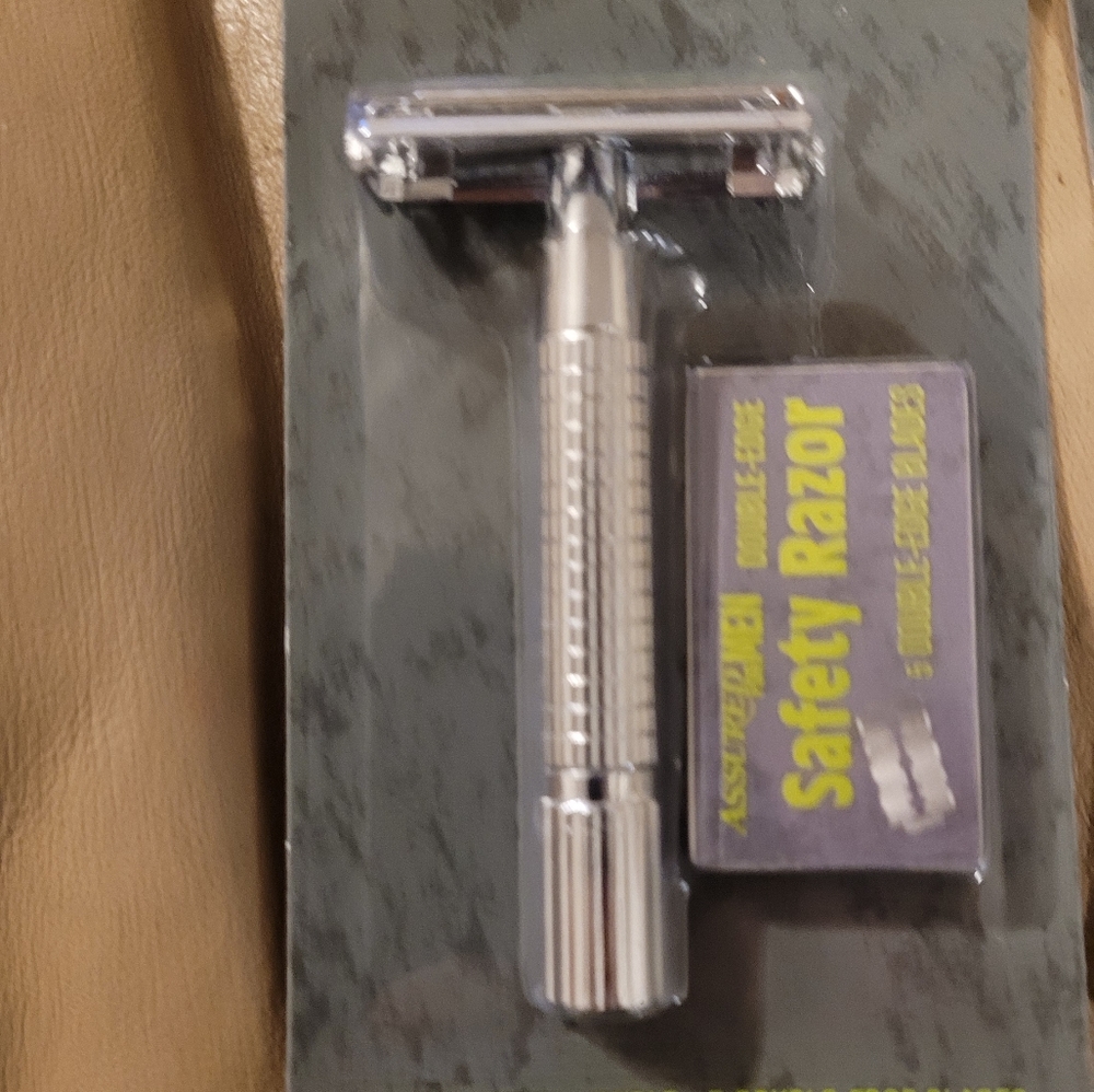 (3)Assured Double edge Safety Razor - Picture 2 of 3